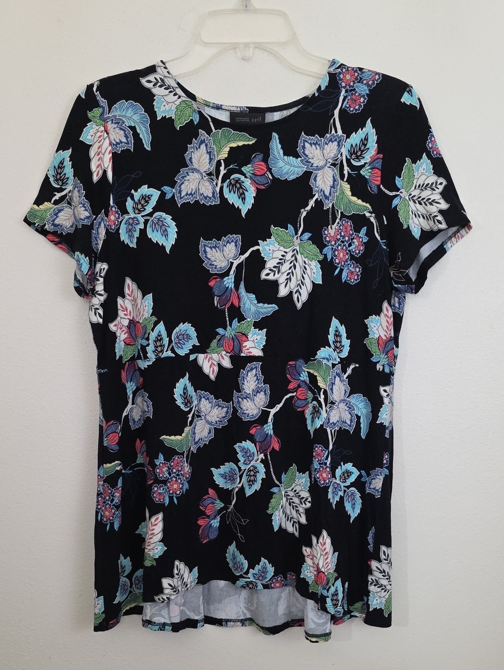 J.Jill Floral Black Red, Green & Blue Short Sleeve Tunic Top M